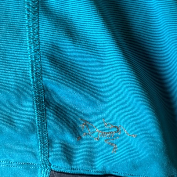 Arc’teryx Short Sleeve Women's Top activewear - Picture 5 of 5